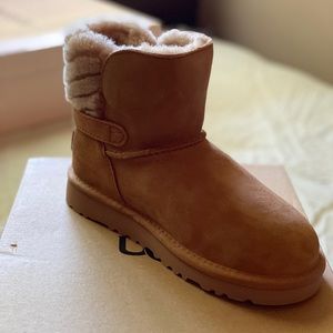 UGG *Brand New* Girls size 1